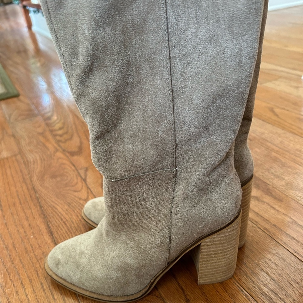 Oasis Society Brown/Beige Faux Suede 4” Tall Heeled Knee High Boots Size 7 Women - Picture 9 of 12